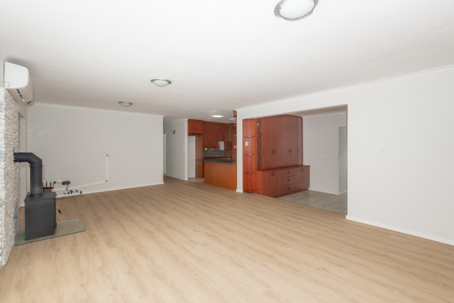 5 Bedroom Property for Sale in Country Club Western Cape